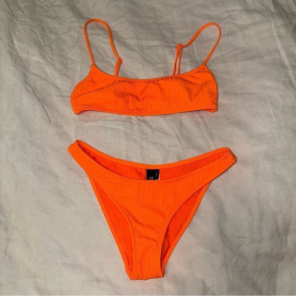 Triangl Nikita Coral Rib Bikini Set - size xs - Picture 2 of 8